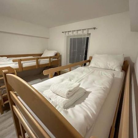 Direkt Bei U1 Apartment Виена Екстериор снимка