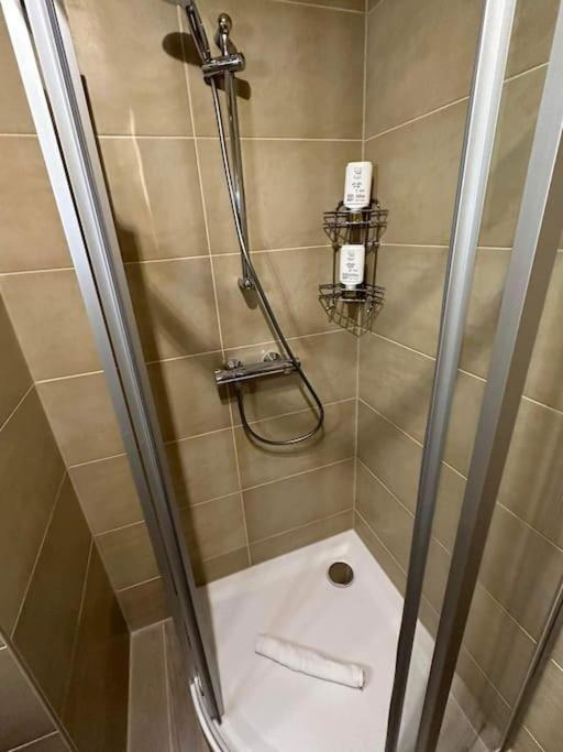 Direkt Bei U1 Apartment Виена Екстериор снимка
